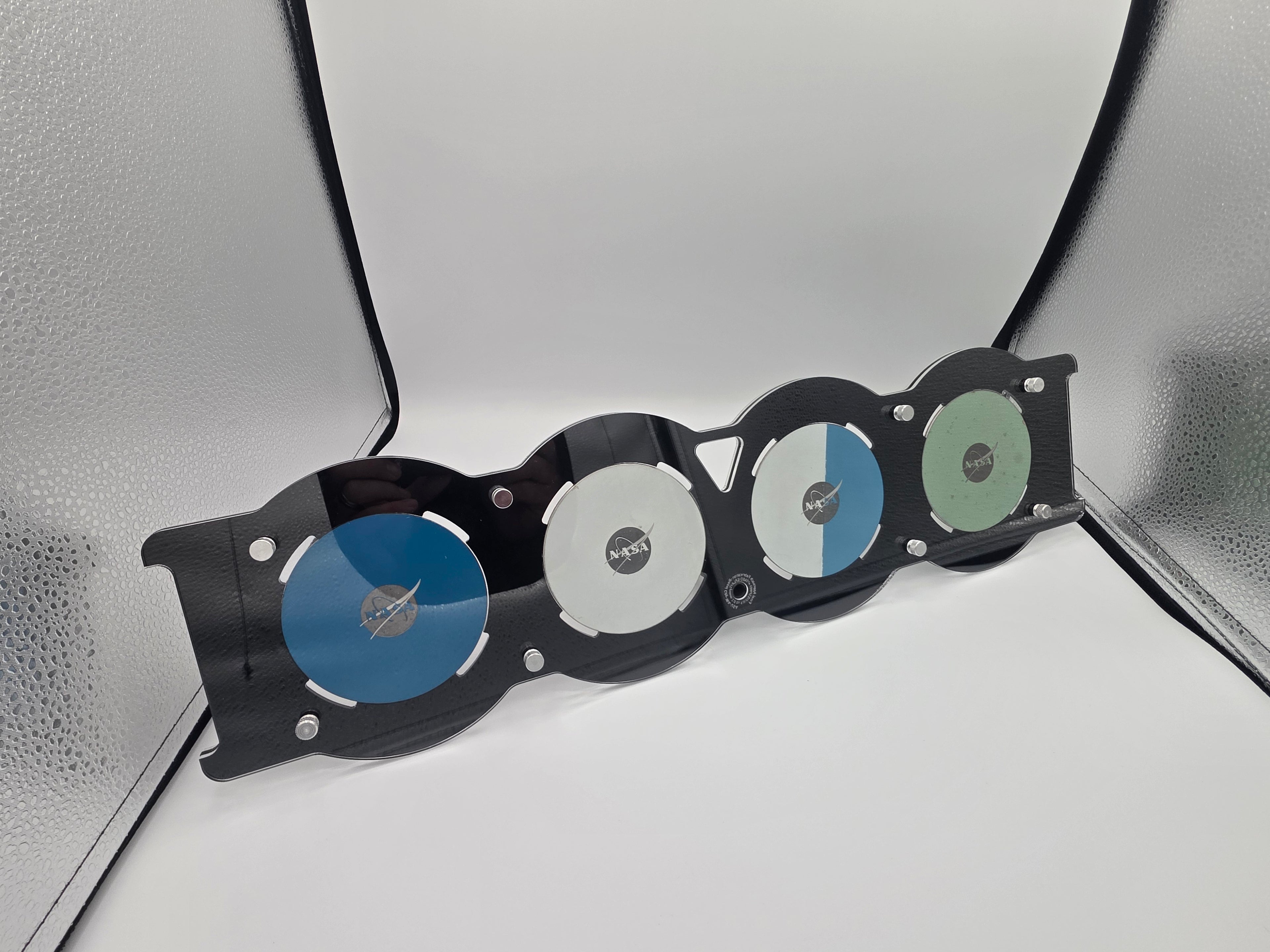 TDS PlaneTags 4-Slot 1 x 4 Coaster Display
